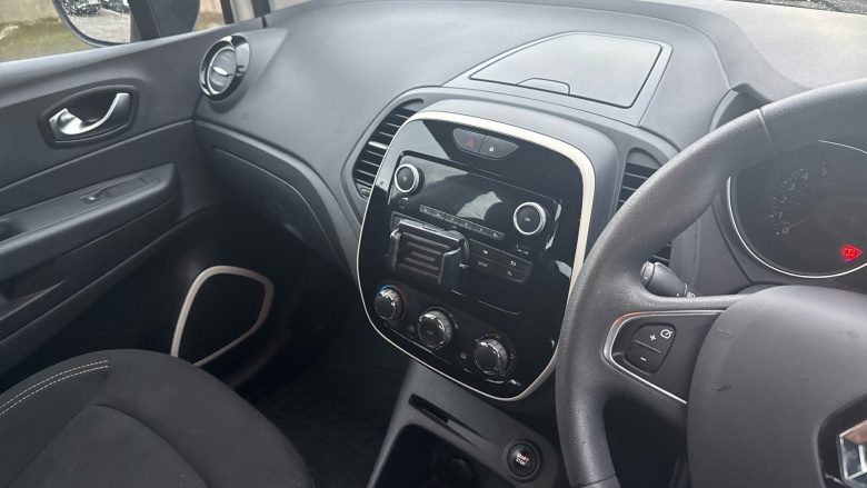 Renault Captur 0.9 TCE 90 Play 5dr Petrol Hatchback